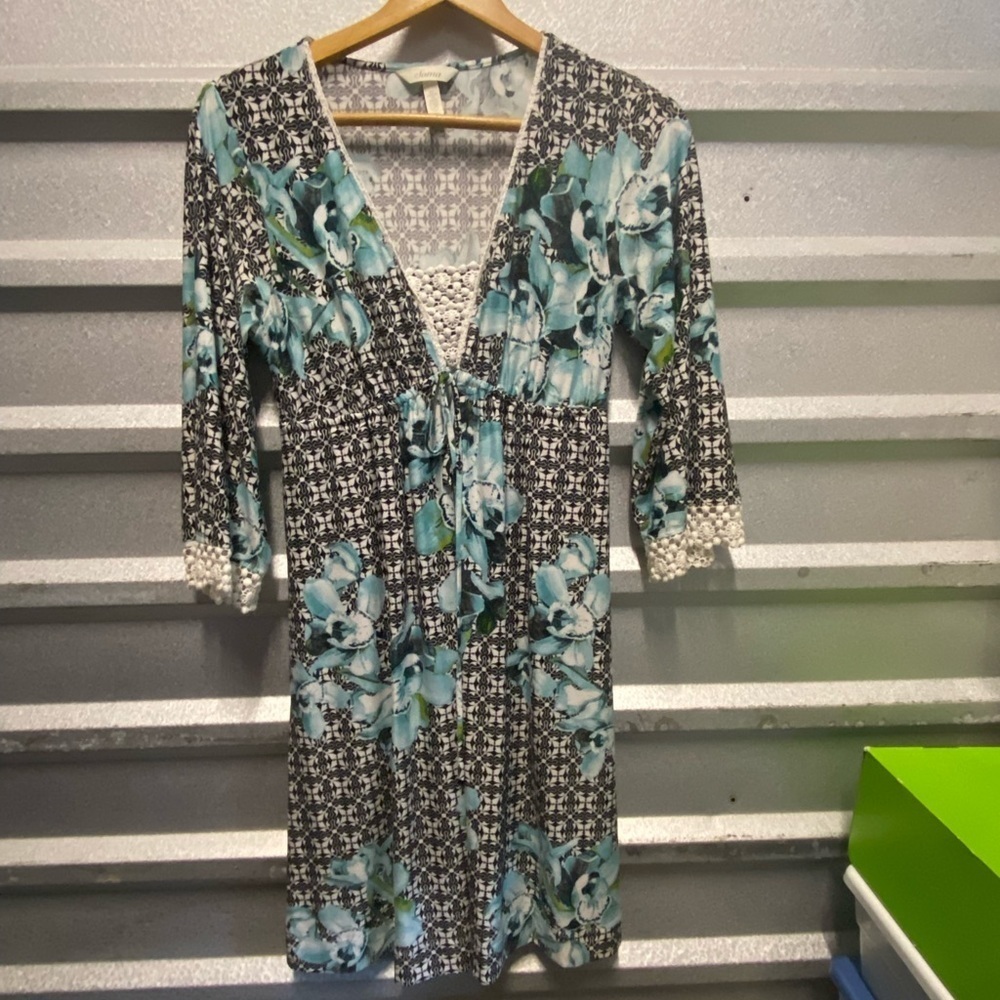 Soma blue floral 3/4 sleeve‎ v neck empire waist mini dress